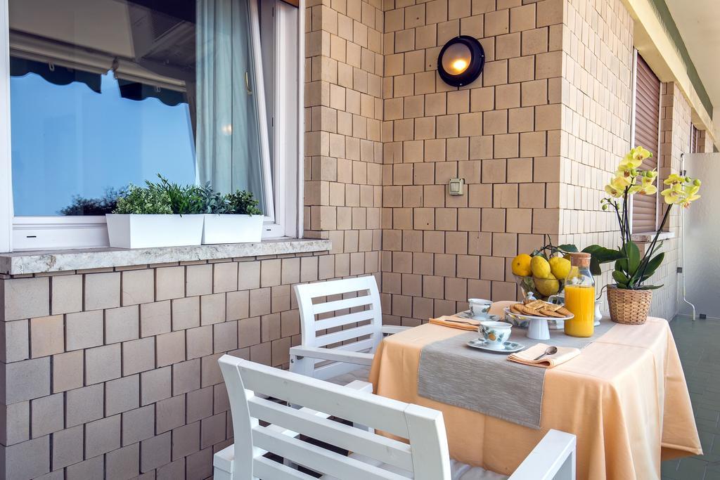 Angelina Apartments Amalfi Coast Maiori Exterior photo