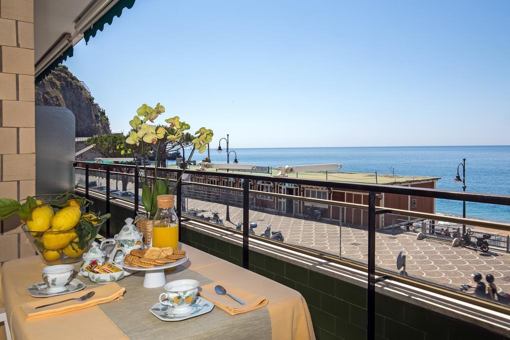 Angelina Apartments Amalfi Coast Maiori Exterior photo