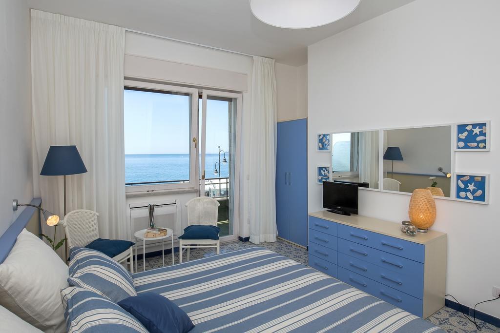 Angelina Apartments Amalfi Coast Maiori Exterior photo